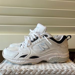 Vintage New Balance chunky white sneakers size 9.5